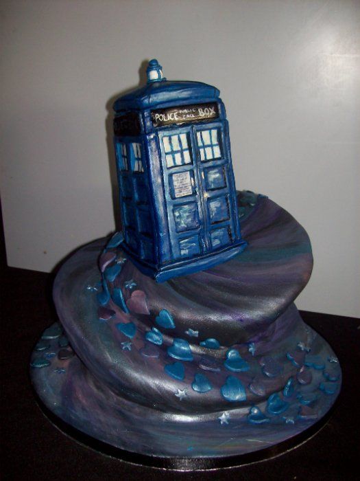 Torta nuziale tardis - dettaglio della "Police box" 100_1331-w700-h700