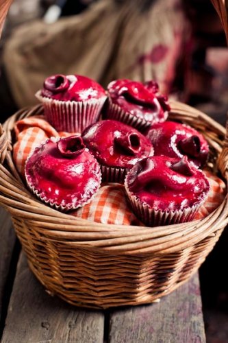 human-heart-cupcakes-for-an-anti-valentine-s-day_2