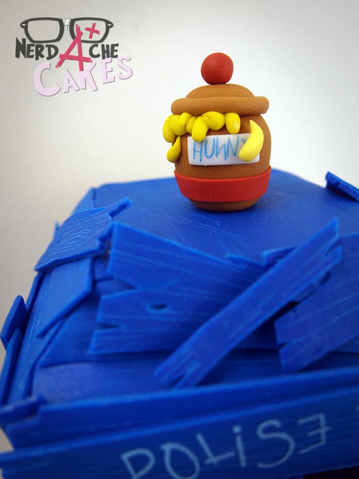 Torta Tigro Doctor Who - dettaglio del tardis 72111_278860875568275_456037048_n